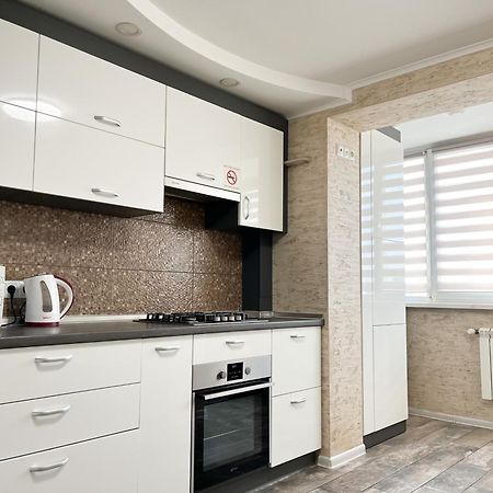 0147 New Flat Near Airport Zhulyany Sofievskaya Borshchagovka Appartement Kiev Buitenkant foto